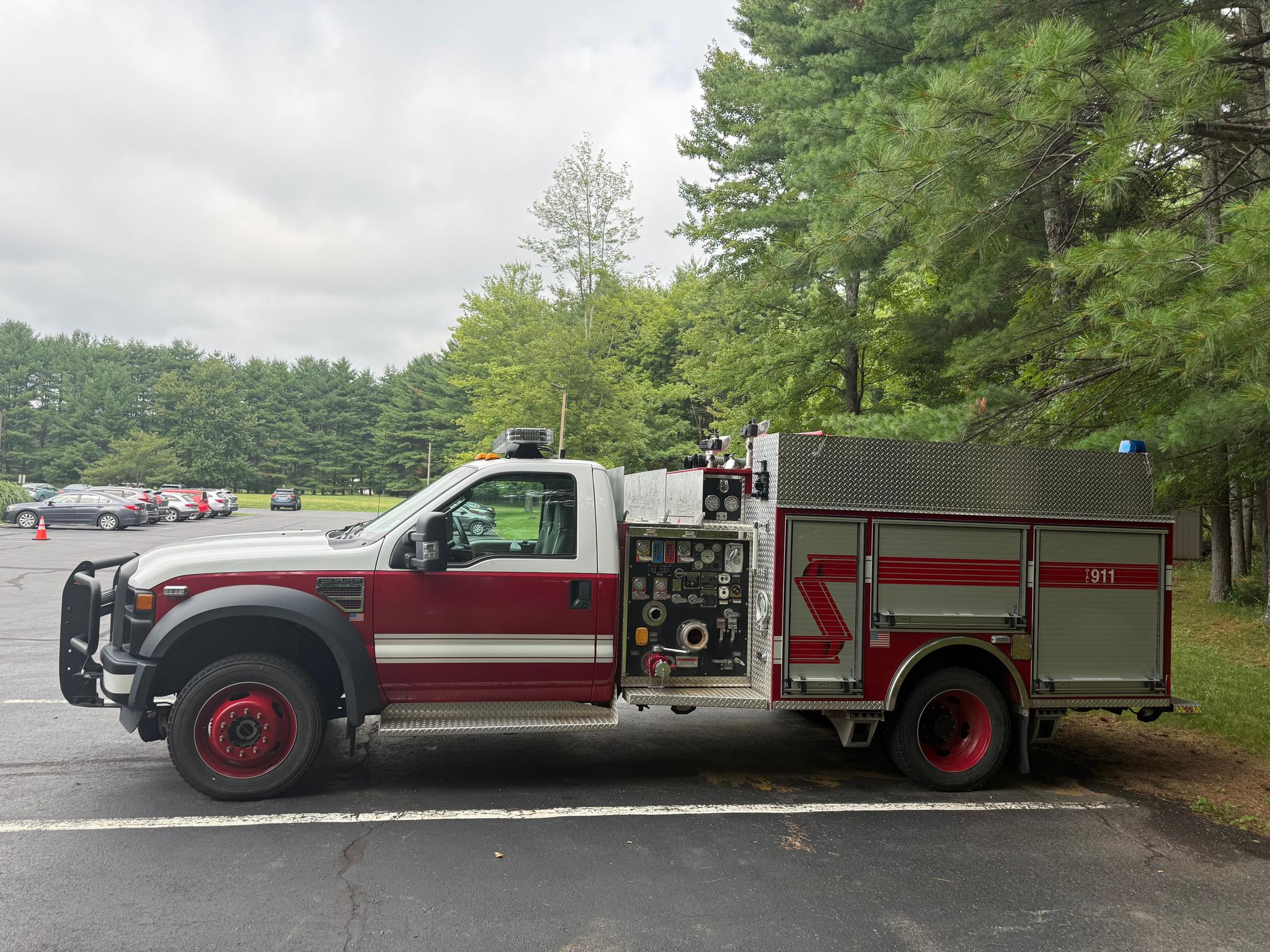 2009 Pierce Ford 4x4 Mini Pumper - image 4