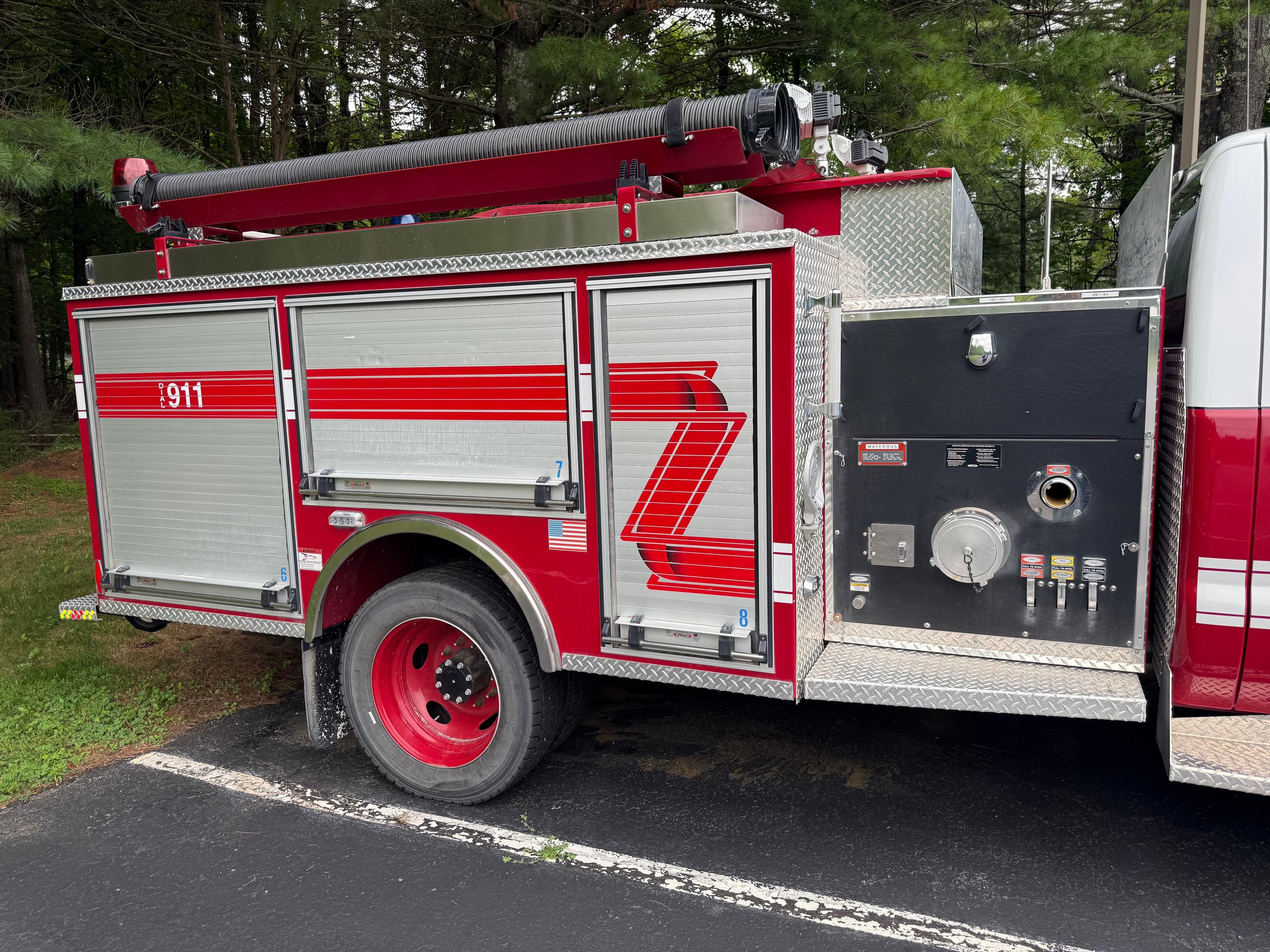 2009 Pierce Ford 4x4 Mini Pumper - image 6