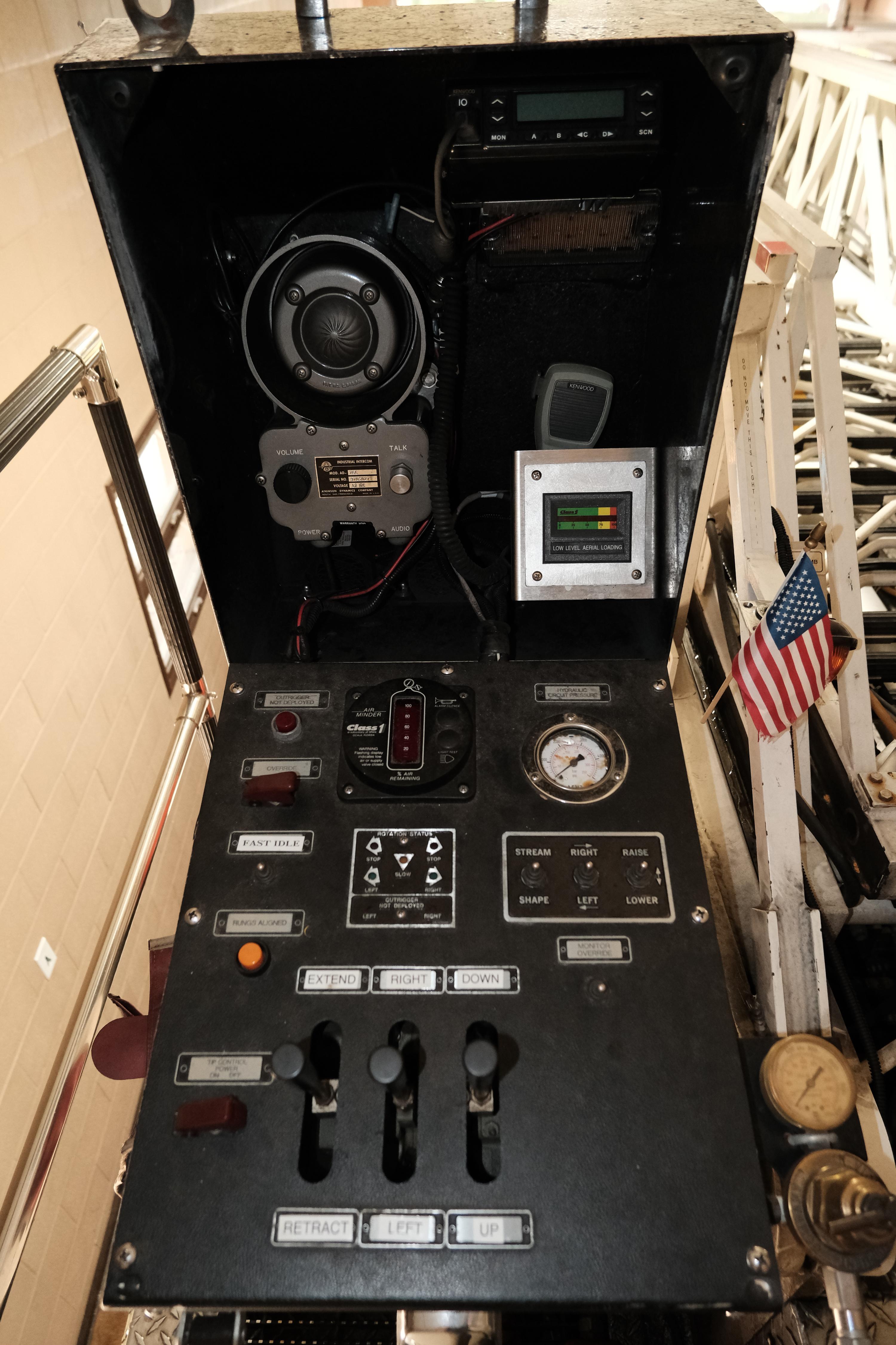 1997 Simon-Duplex 75' Quint - image 28