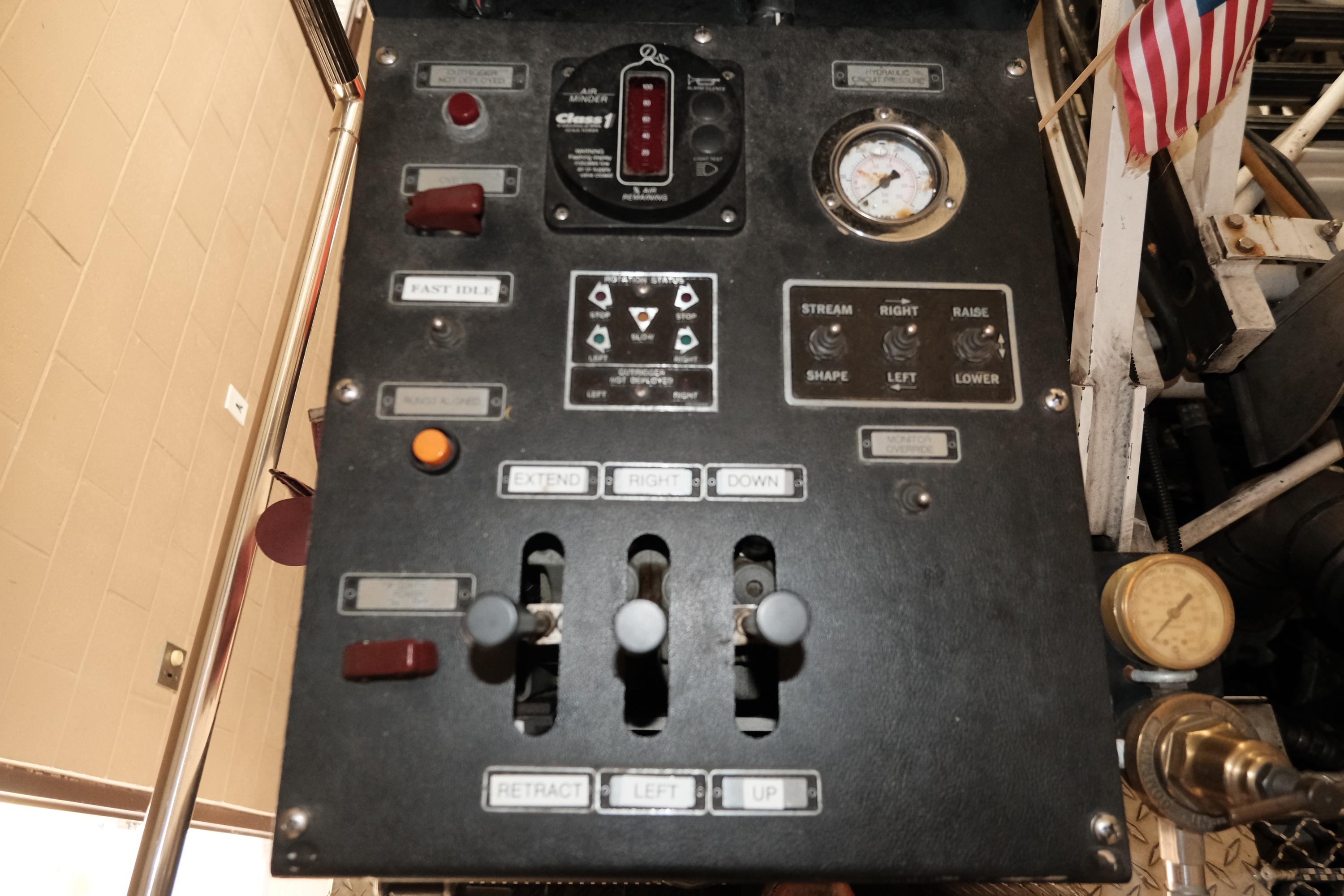 1997 Simon-Duplex 75' Quint - image 27