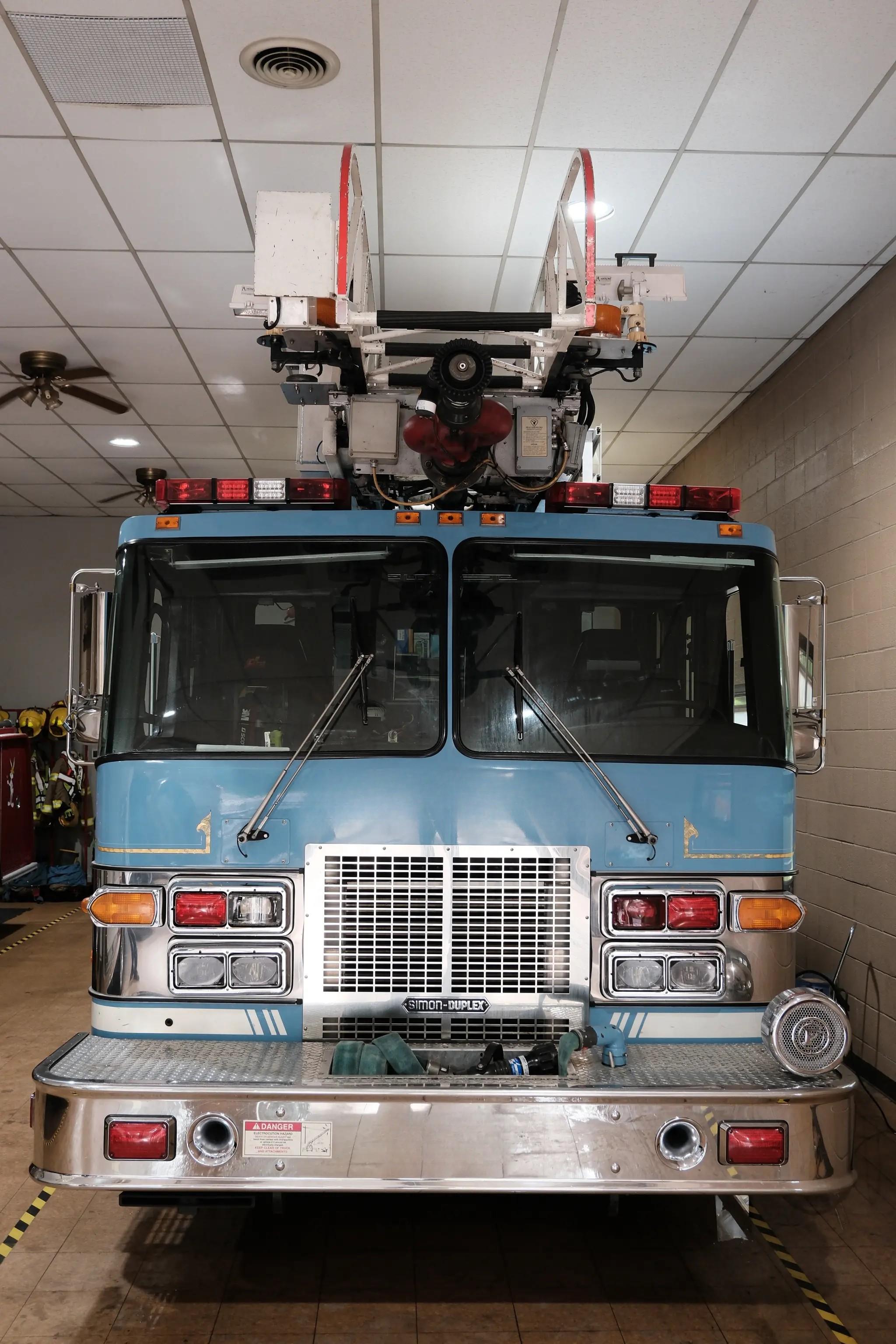 1997 Simon-Duplex 75' Quint - image 2