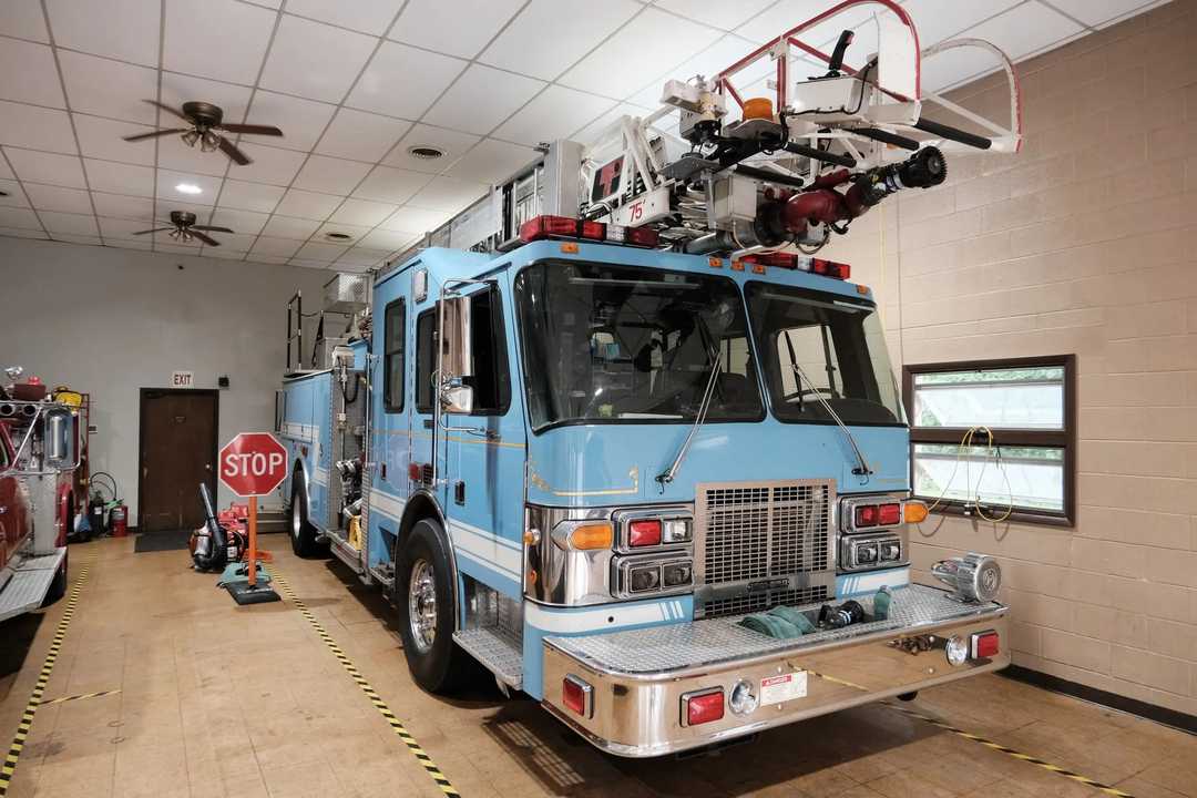 1997 Simon Duplex 75' Quint (2000/500)