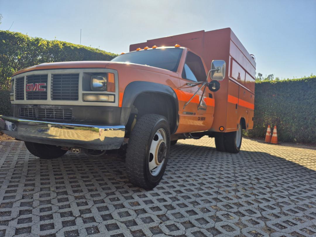 GMC 3500HD Welding/Service truck 9' Stahl enclosed box