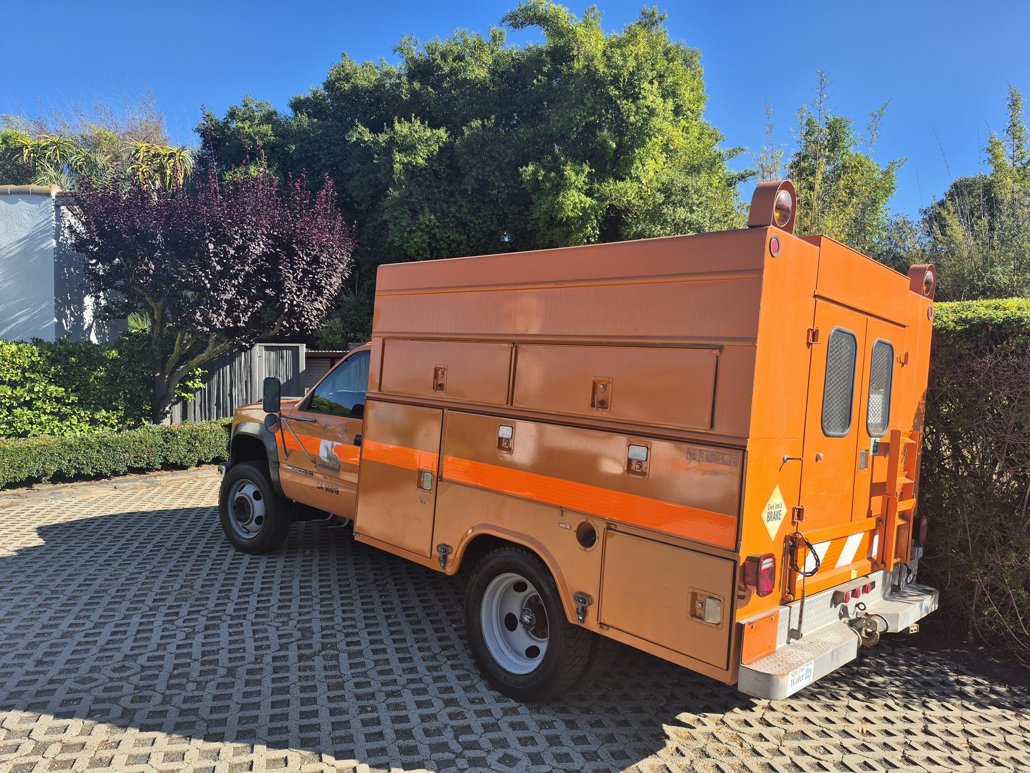 GMC 3500HD Welding/Service truck 9' Stahl enclosed box - image 3
