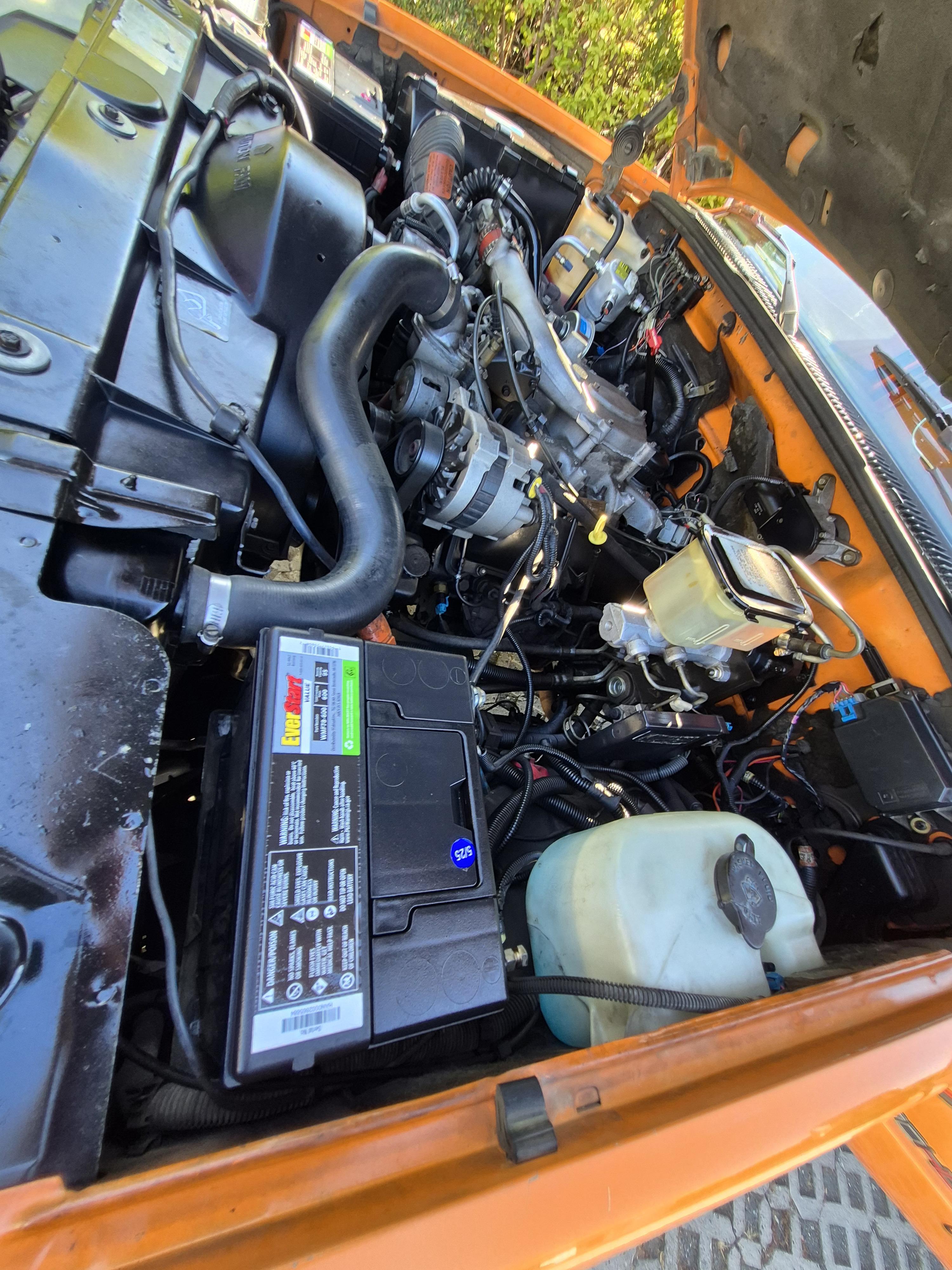 GMC 3500HD Welding/Service truck 9' Stahl enclosed box - image 20