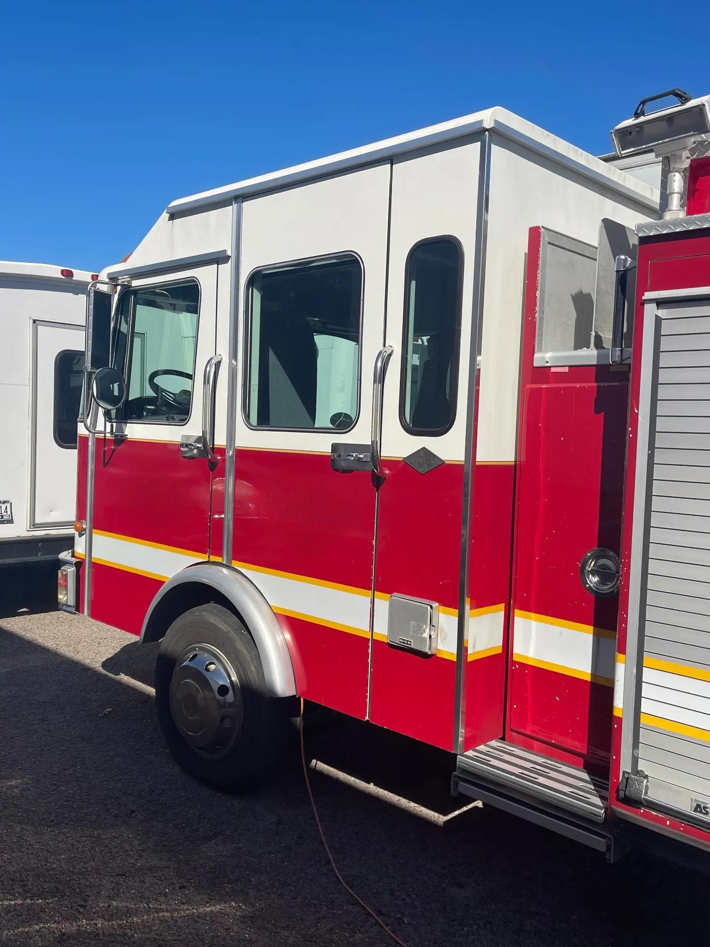 1994 Spartan Pumper Tanker - image 2
