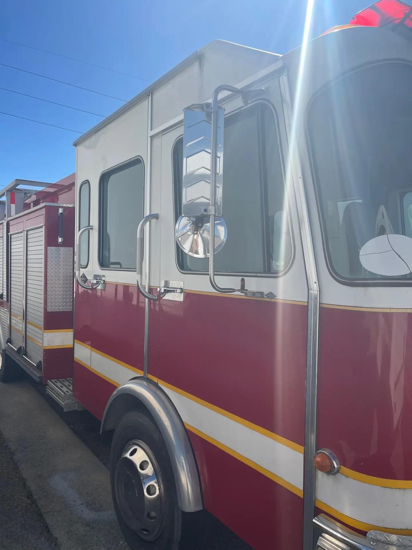 1994 Spartan Pumper Tanker - image 8