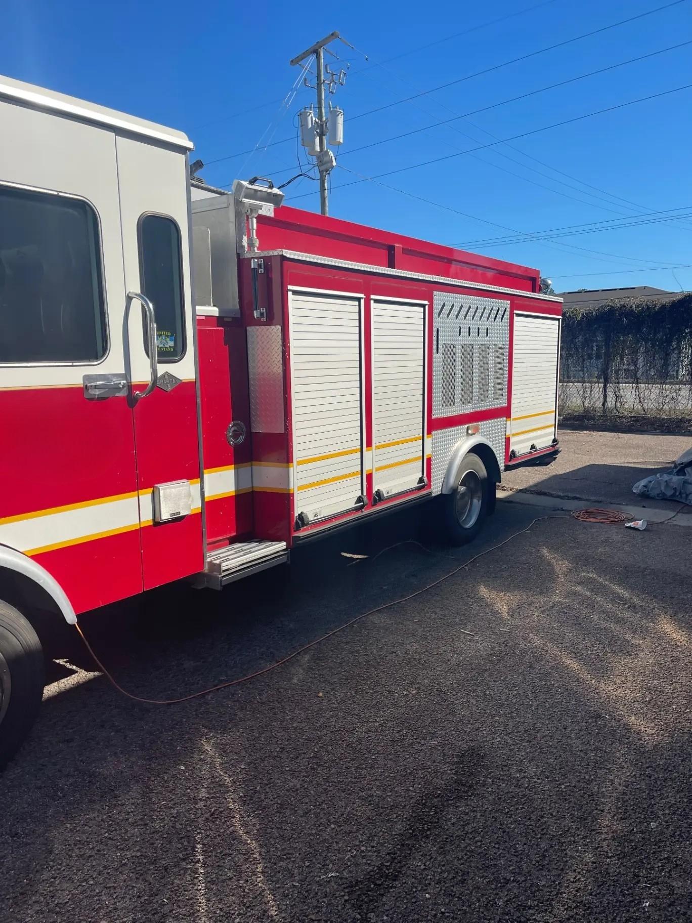 1994 Spartan Pumper Tanker - image 4