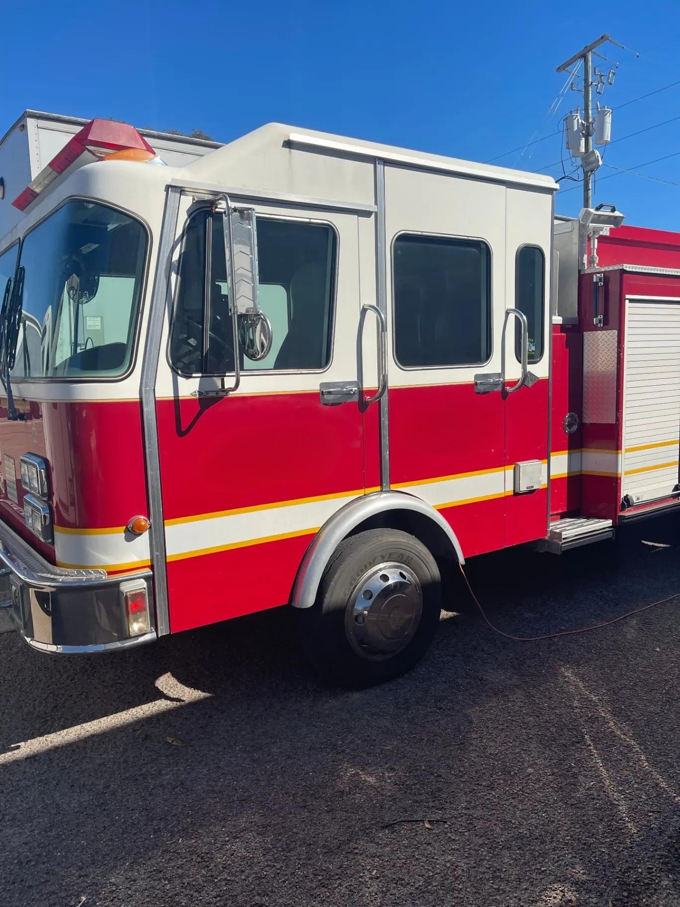 1994 Spartan Pumper Tanker - image 3