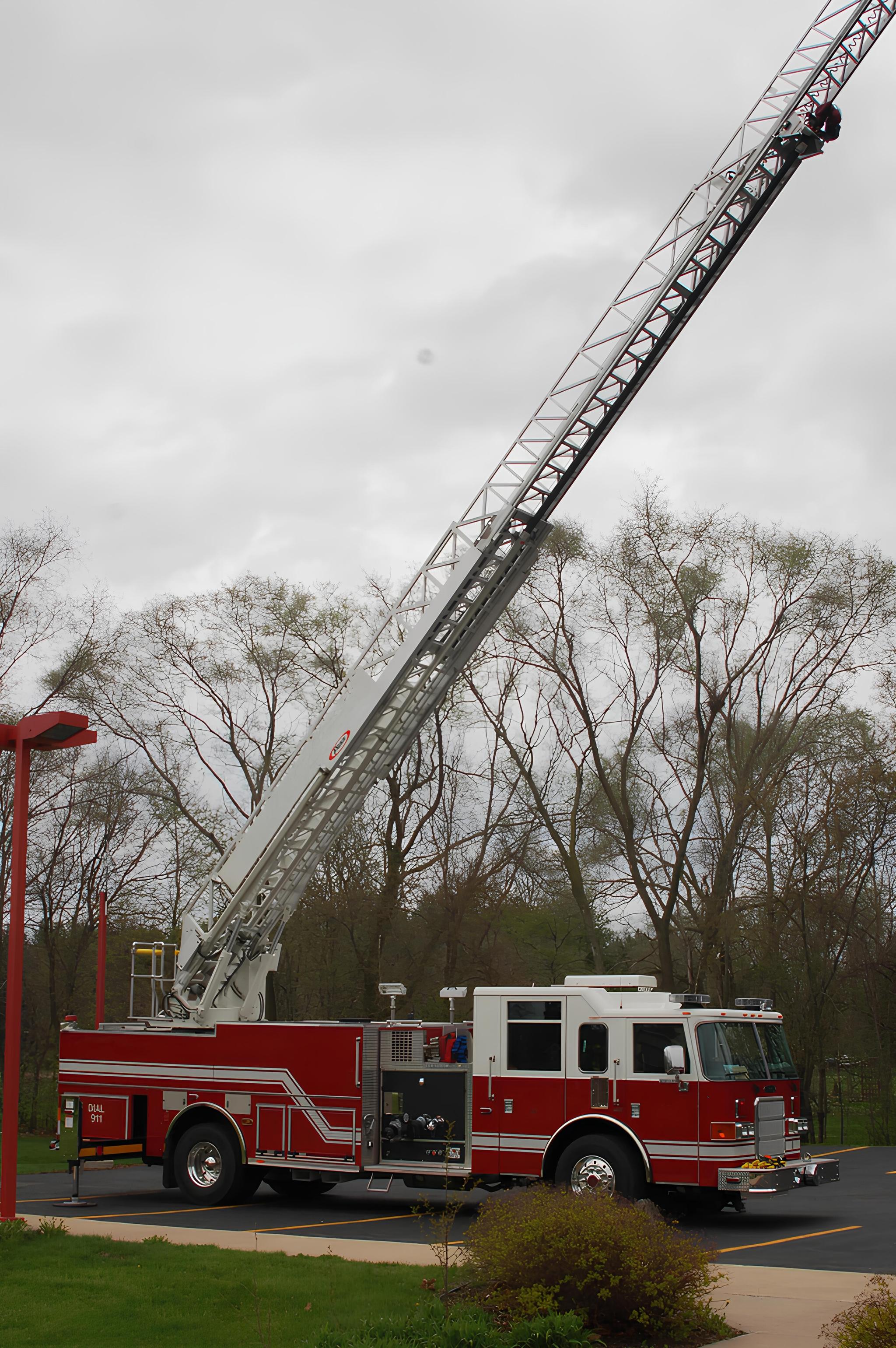 2007 Pierce Enforcer 75' - image 3