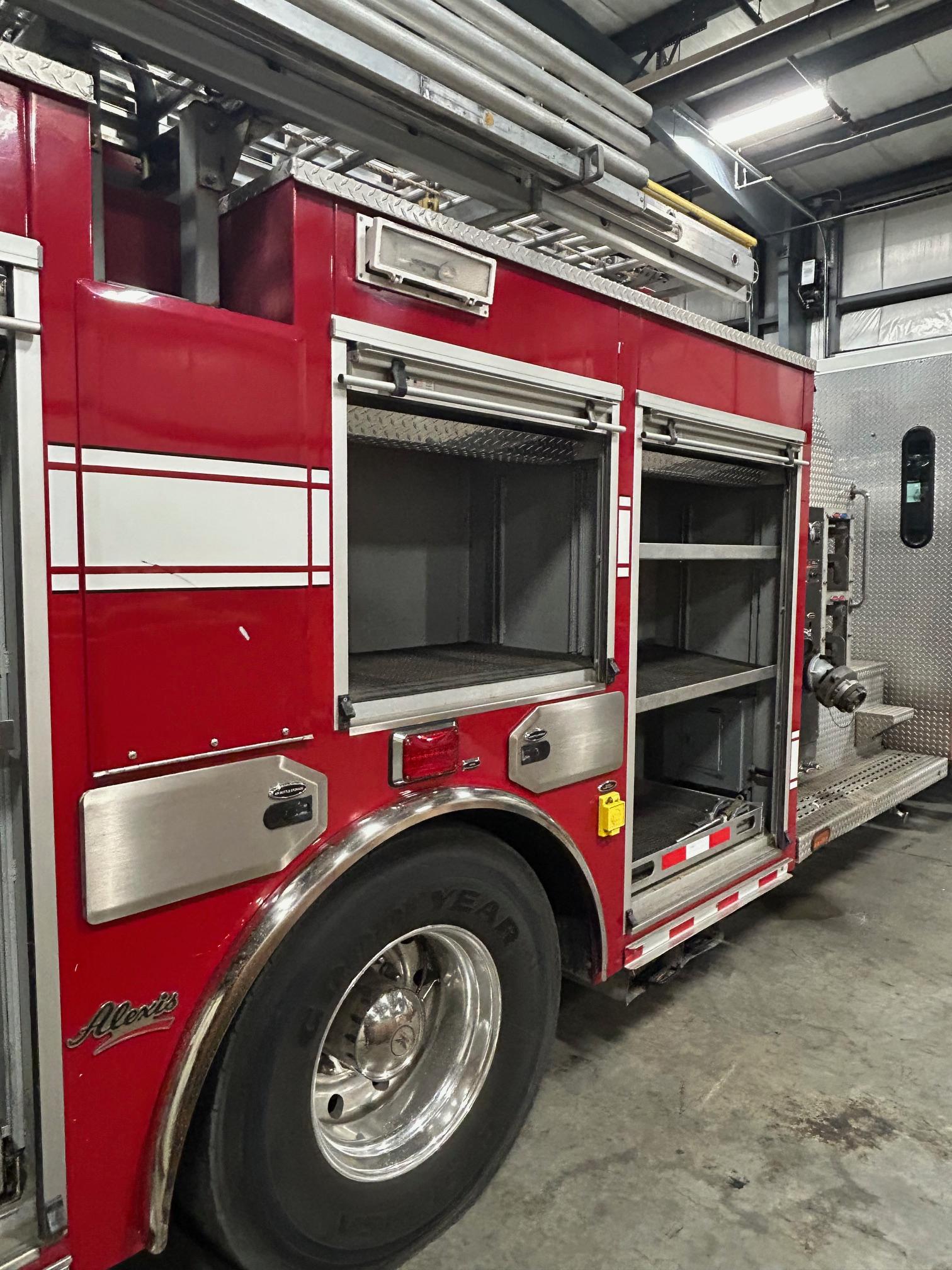 2012 Alexis HME Pumper Tanker - image 8