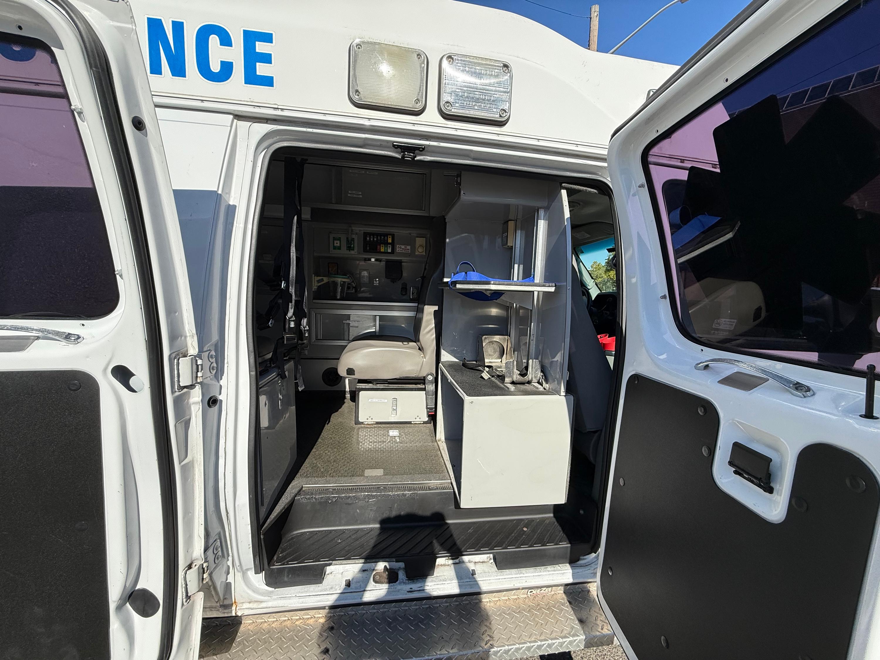 2012 Ford E350 Type II Ambulance - image 9
