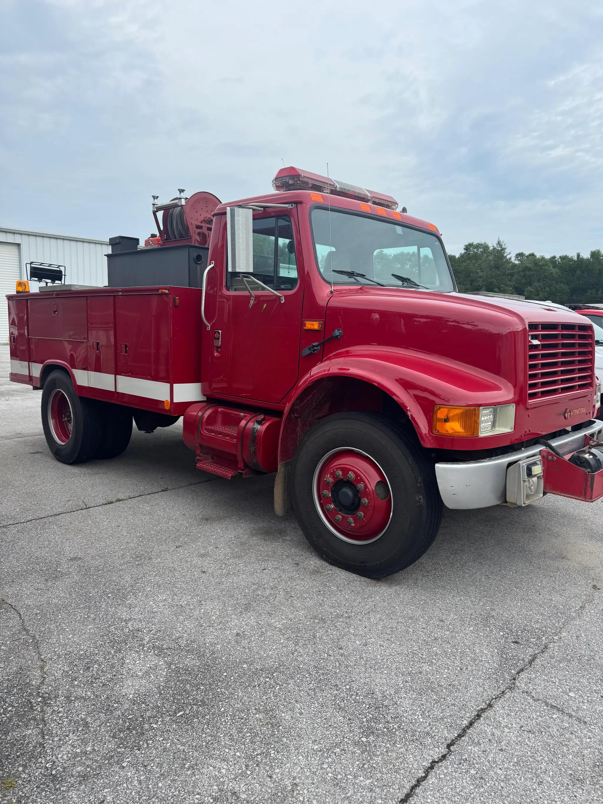 1987 International Brush Truck - image 1
