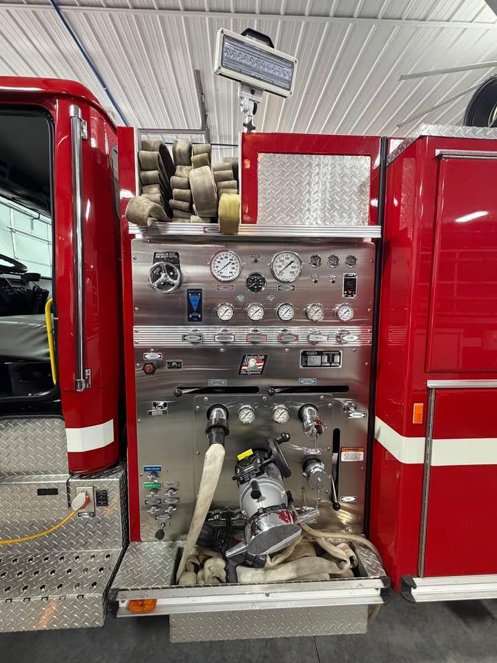 1998 E-One Freightliner Pumper - image 10