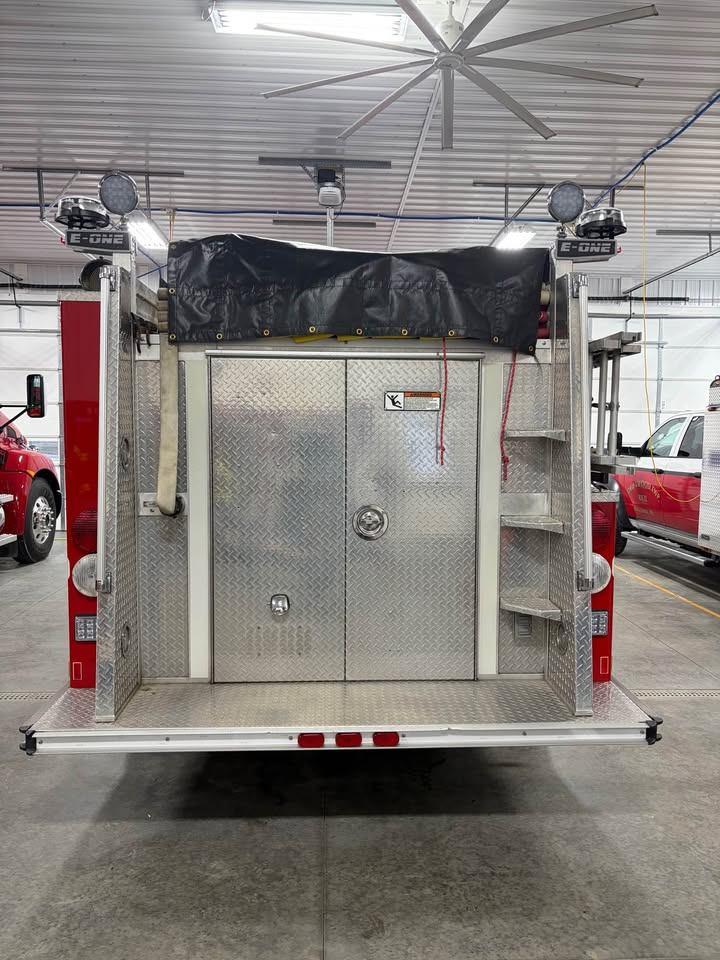 1998 E-One Freightliner Pumper - image 4