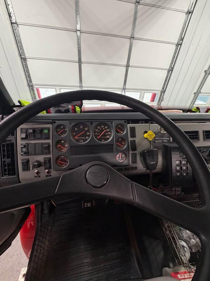 1998 E-One Freightliner Pumper - image 21