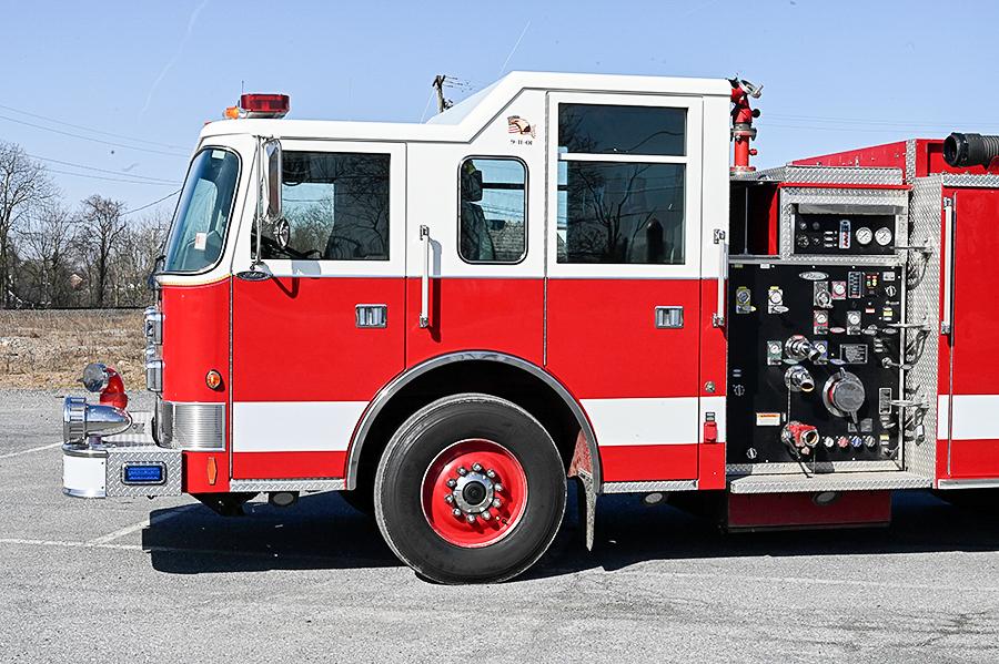 2002 Pierce Saber 1250/1000 Rural Pumper - image 4