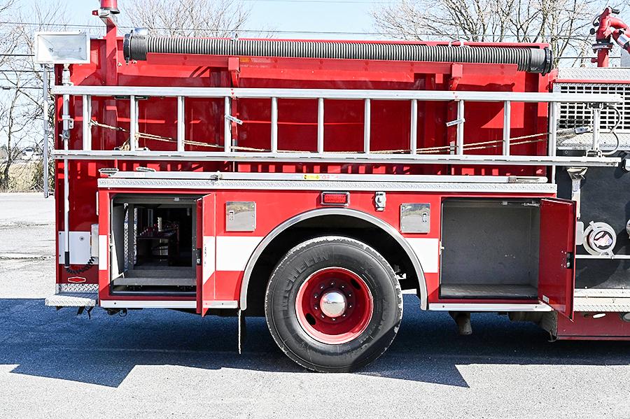 2002 Pierce Saber 1250/1000 Rural Pumper - image 8