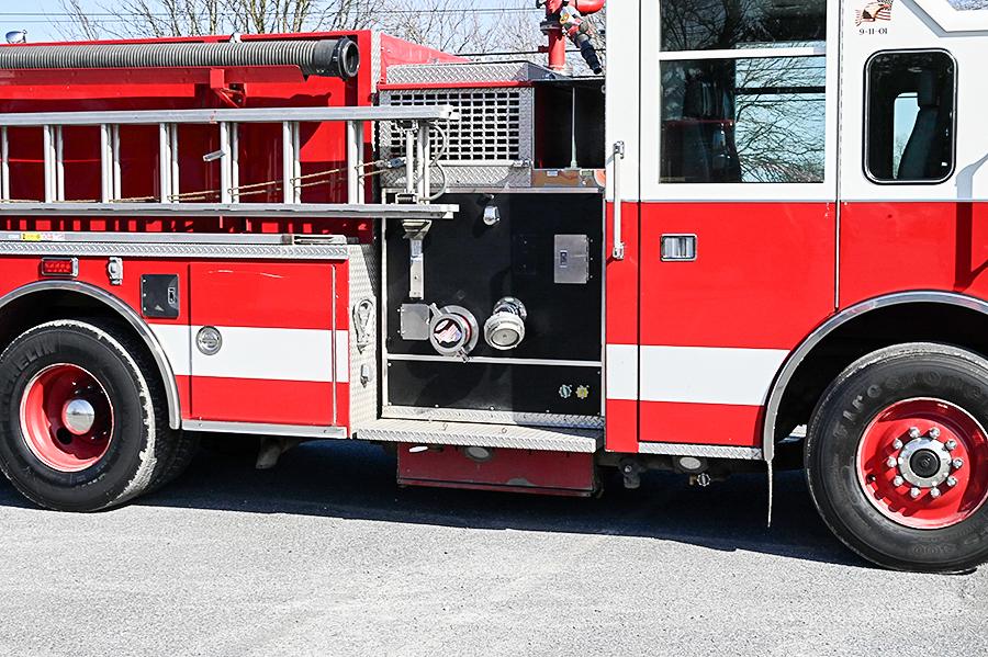 2002 Pierce Saber 1250/1000 Rural Pumper - image 9