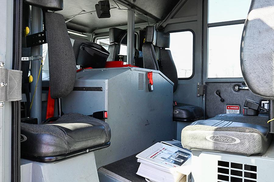 2002 Pierce Saber 1250/1000 Rural Pumper - image 12