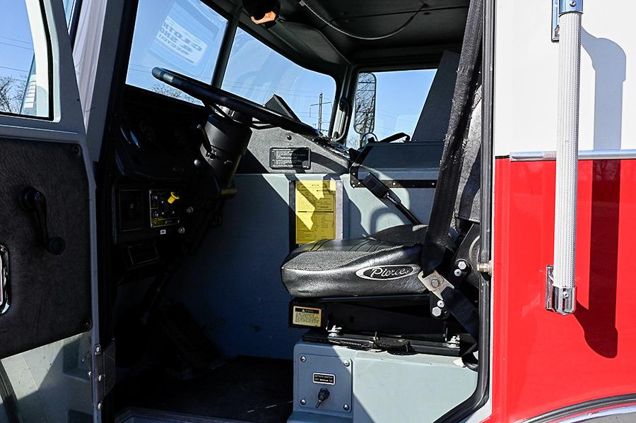 2002 Pierce Saber 1250/1000 Rural Pumper - image 16