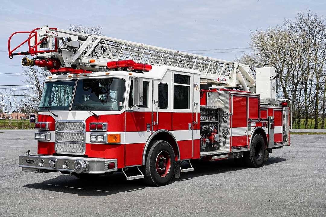 2003 Pierce 75′ Quint 1500/400