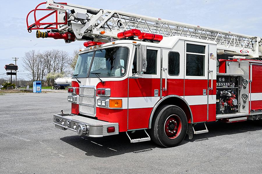 2003 Pierce 75′ Quint 1500/400 - image 6