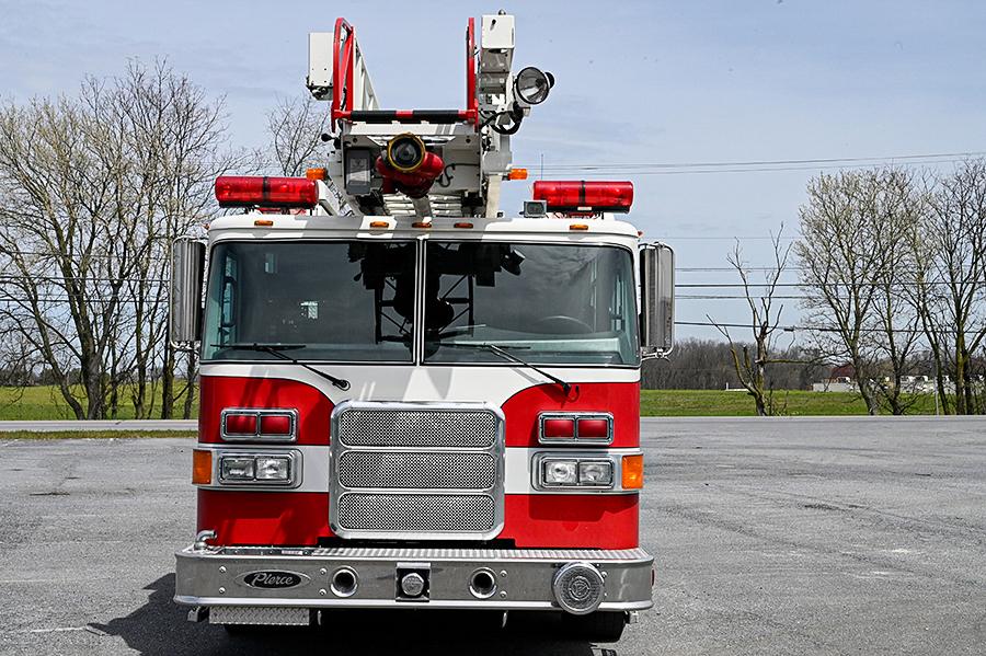 2003 Pierce 75′ Quint 1500/400 - image 7