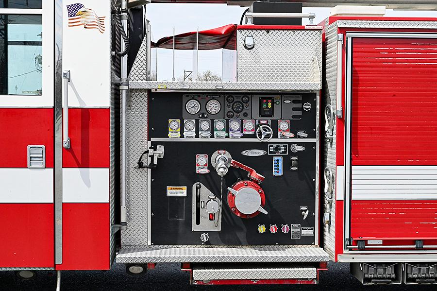 2003 Pierce 75′ Quint 1500/400 - image 8