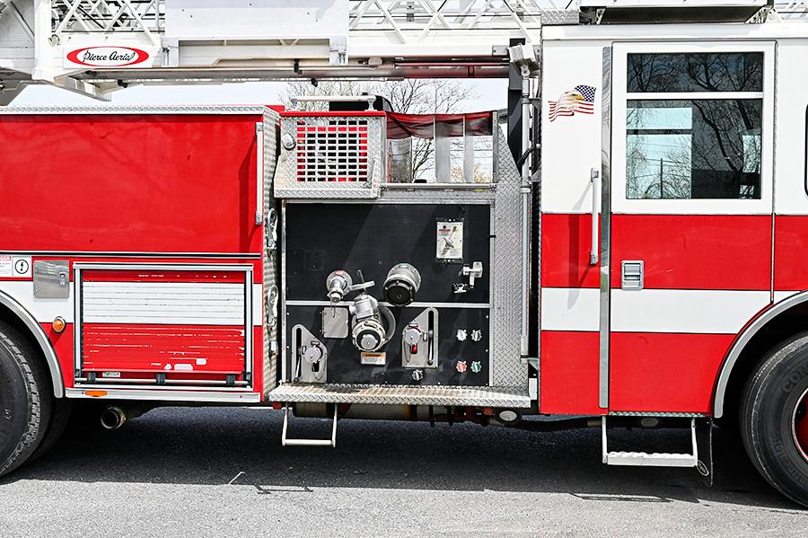 2003 Pierce 75′ Quint 1500/400 - image 10