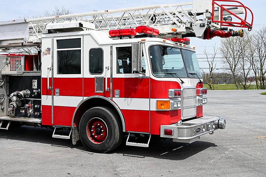 2003 Pierce 75′ Quint 1500/400 - image 16