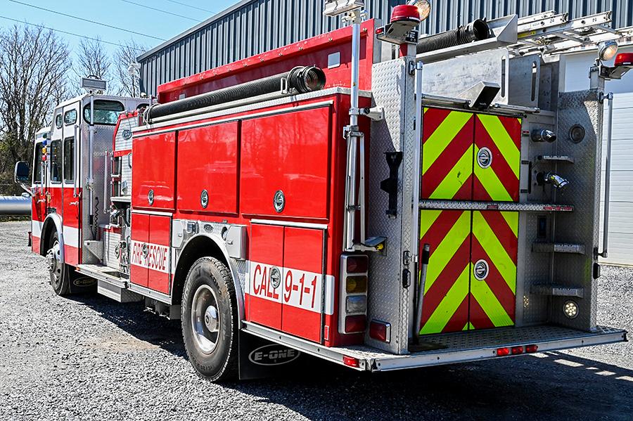 2003 E-One 1500/1250 Rural Pumper With rear dump - image 3