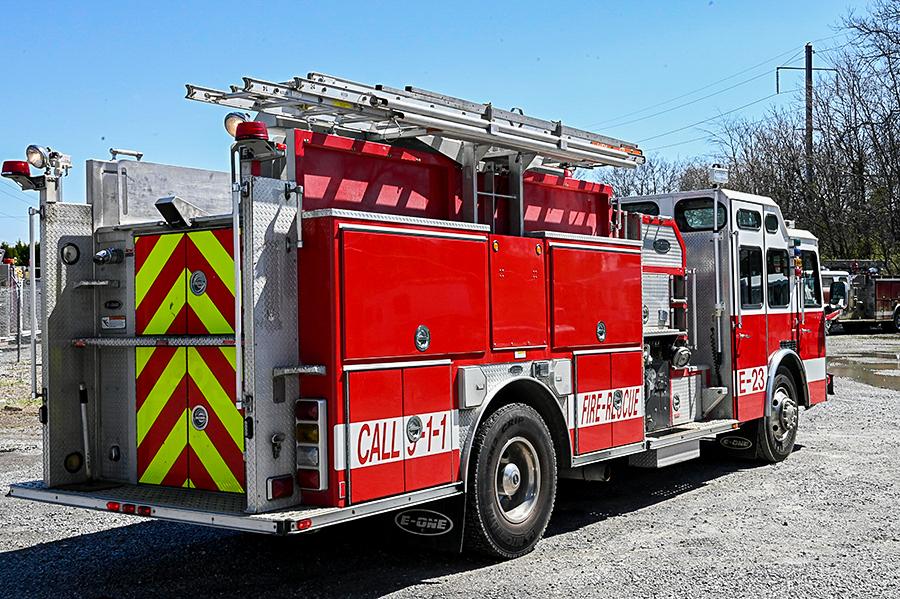 2003 E-One 1500/1250 Rural Pumper With rear dump - image 4