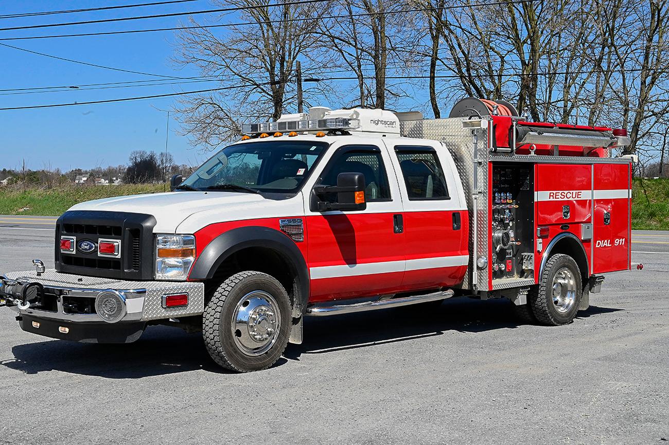 2009 Ford/4 Guys 4X4 Mini Pumper 1000 GPM/290 Tank - image 1