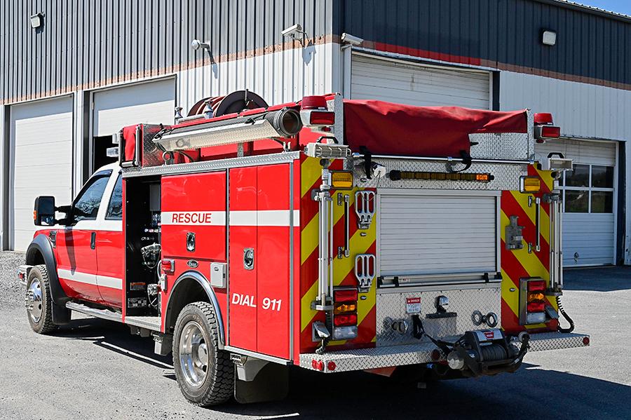 2009 Ford/4 Guys 4X4 Mini Pumper 1000 GPM/290 Tank - image 3