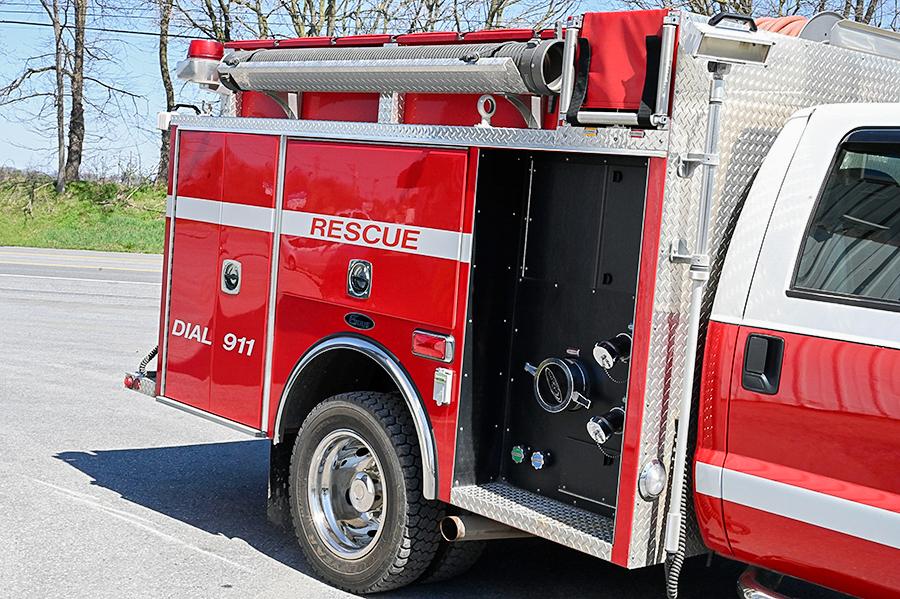 2009 Ford/4 Guys 4X4 Mini Pumper 1000 GPM/290 Tank - image 8