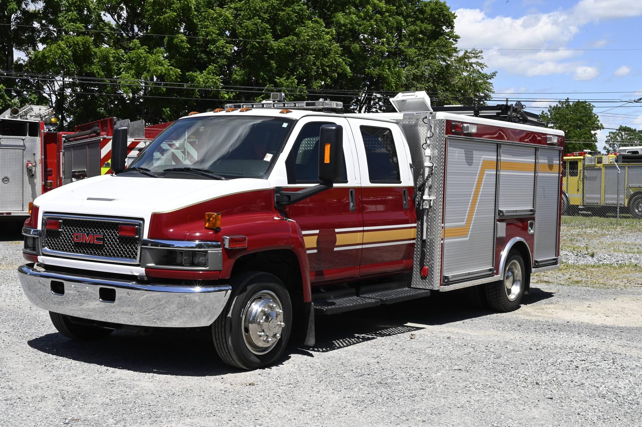 2008 GMC Medium Duty Rescue / Utility / Traffic Truck - image 1