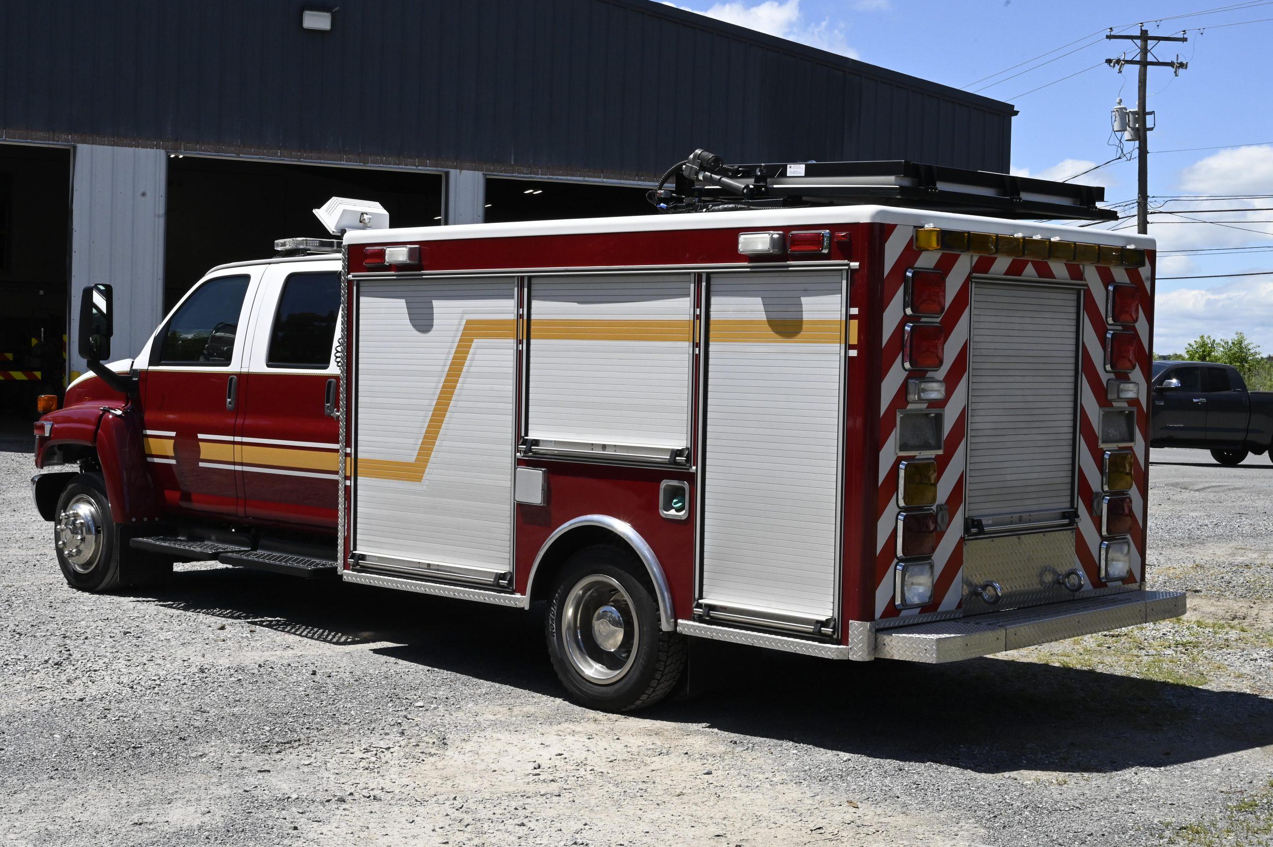 2008 GMC Medium Duty Rescue / Utility / Traffic Truck - image 3