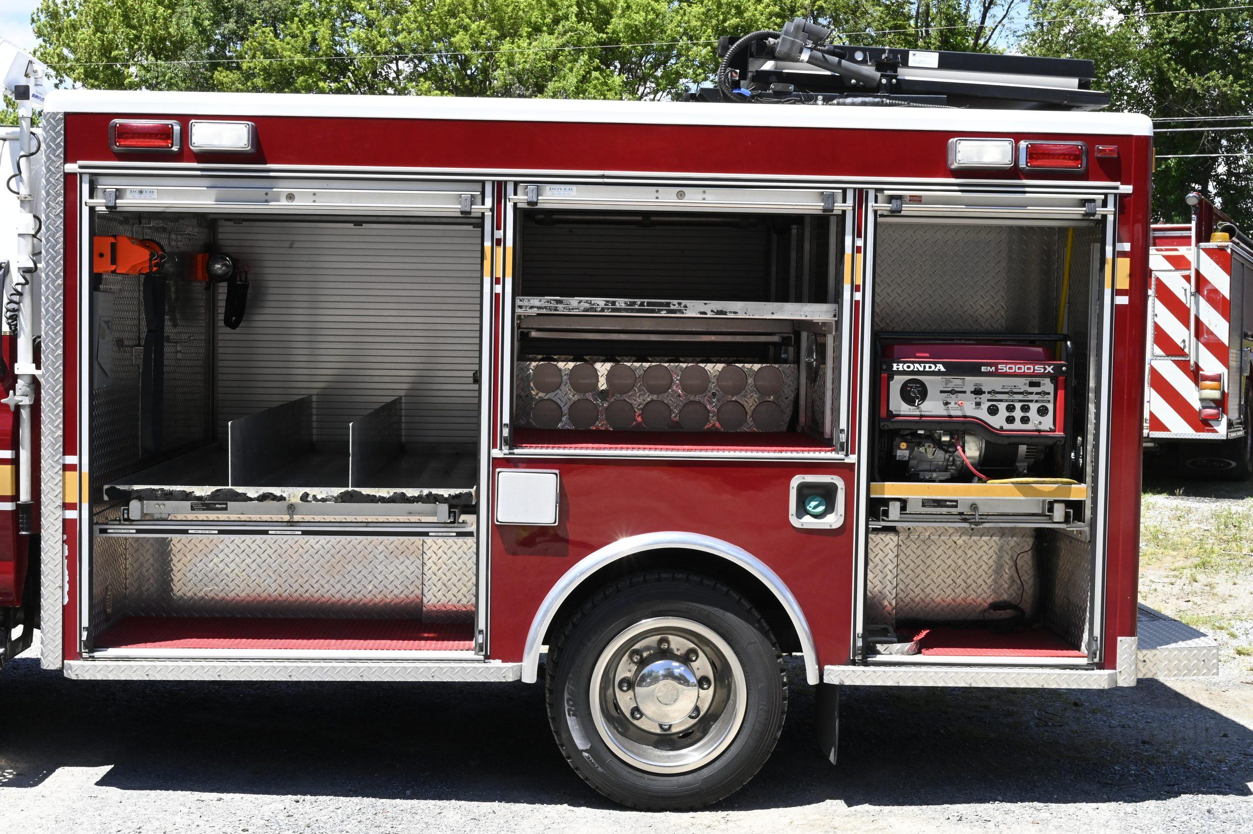 2008 GMC Medium Duty Rescue / Utility / Traffic Truck - image 9