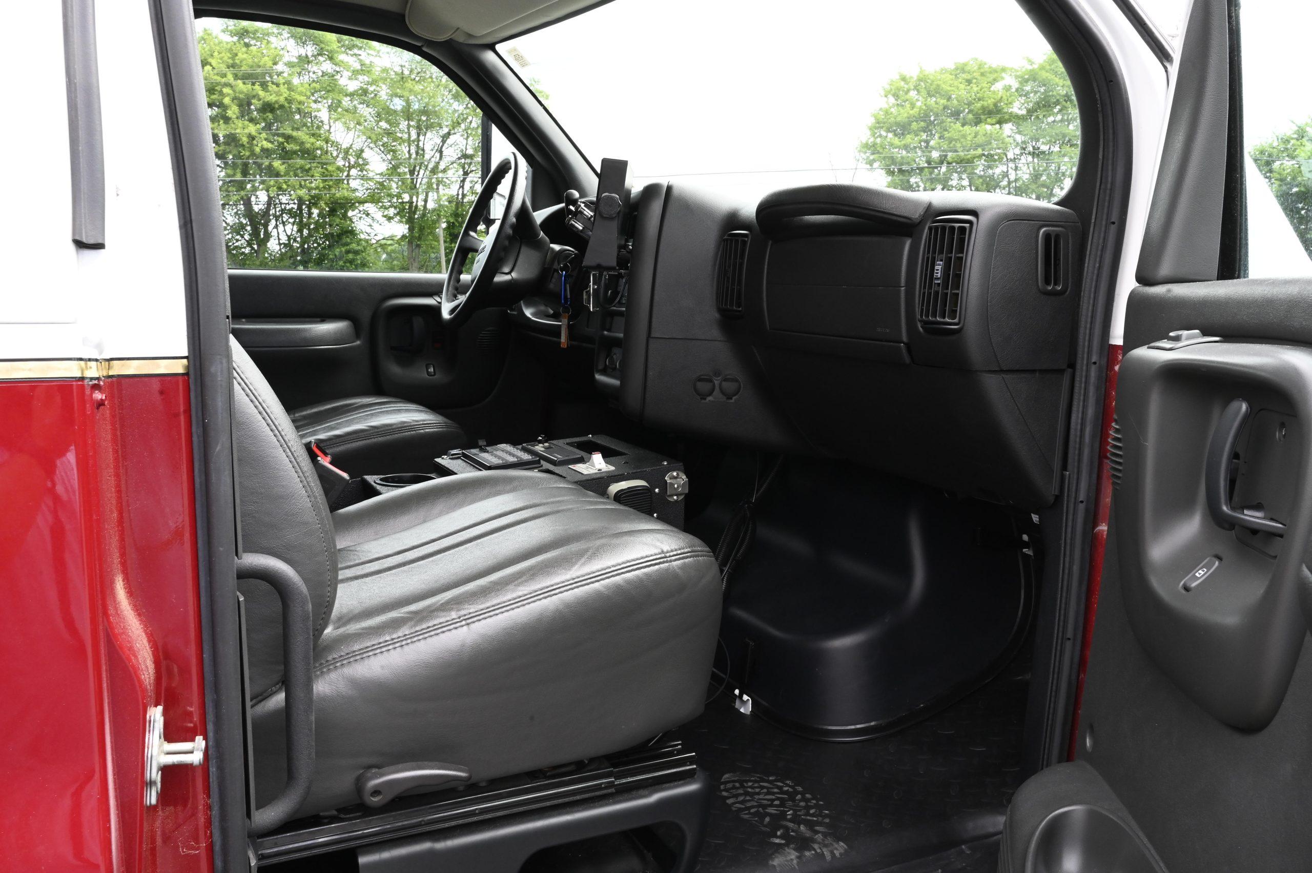 2008 GMC Medium Duty Rescue / Utility / Traffic Truck - image 18