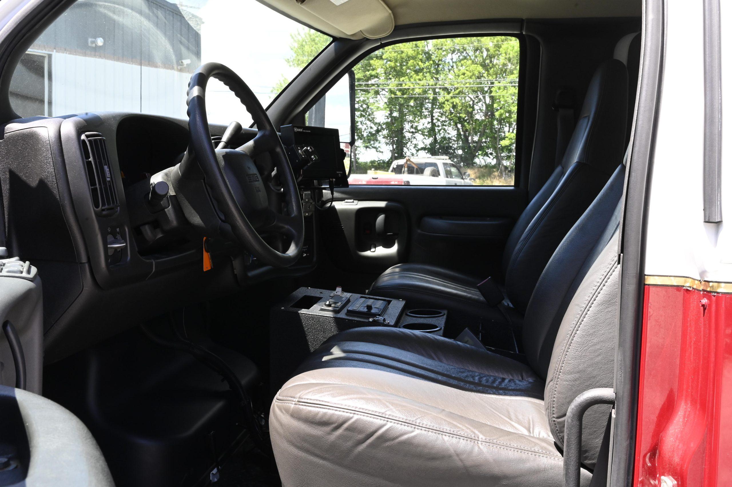 2008 GMC Medium Duty Rescue / Utility / Traffic Truck - image 19