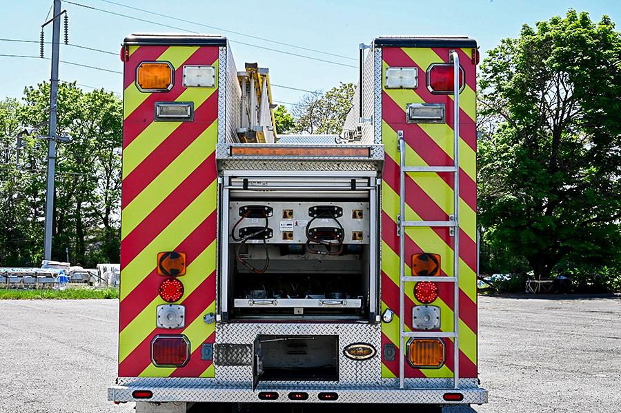 2002 KME Non Walk-In Heavy Rescue with Cascade - image 16