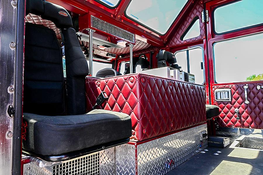 2002 KME Non Walk-In Heavy Rescue with Cascade - image 19