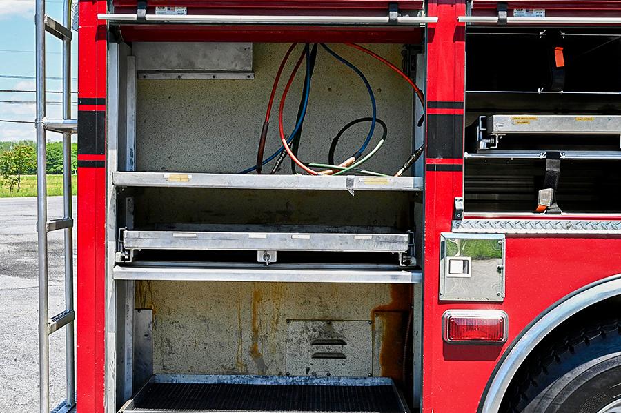 2002 KME Non Walk-In Heavy Rescue with Cascade - image 21