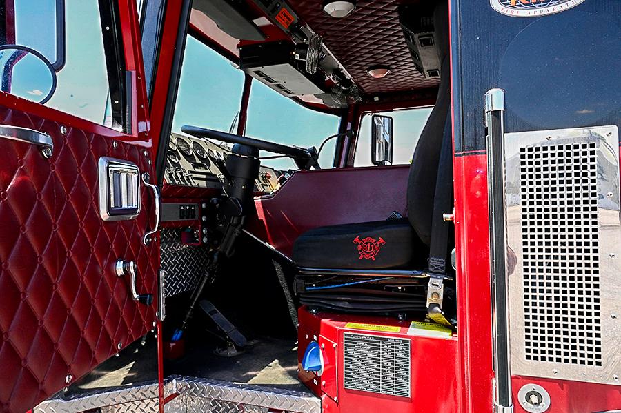 2002 KME Non Walk-In Heavy Rescue with Cascade - image 22