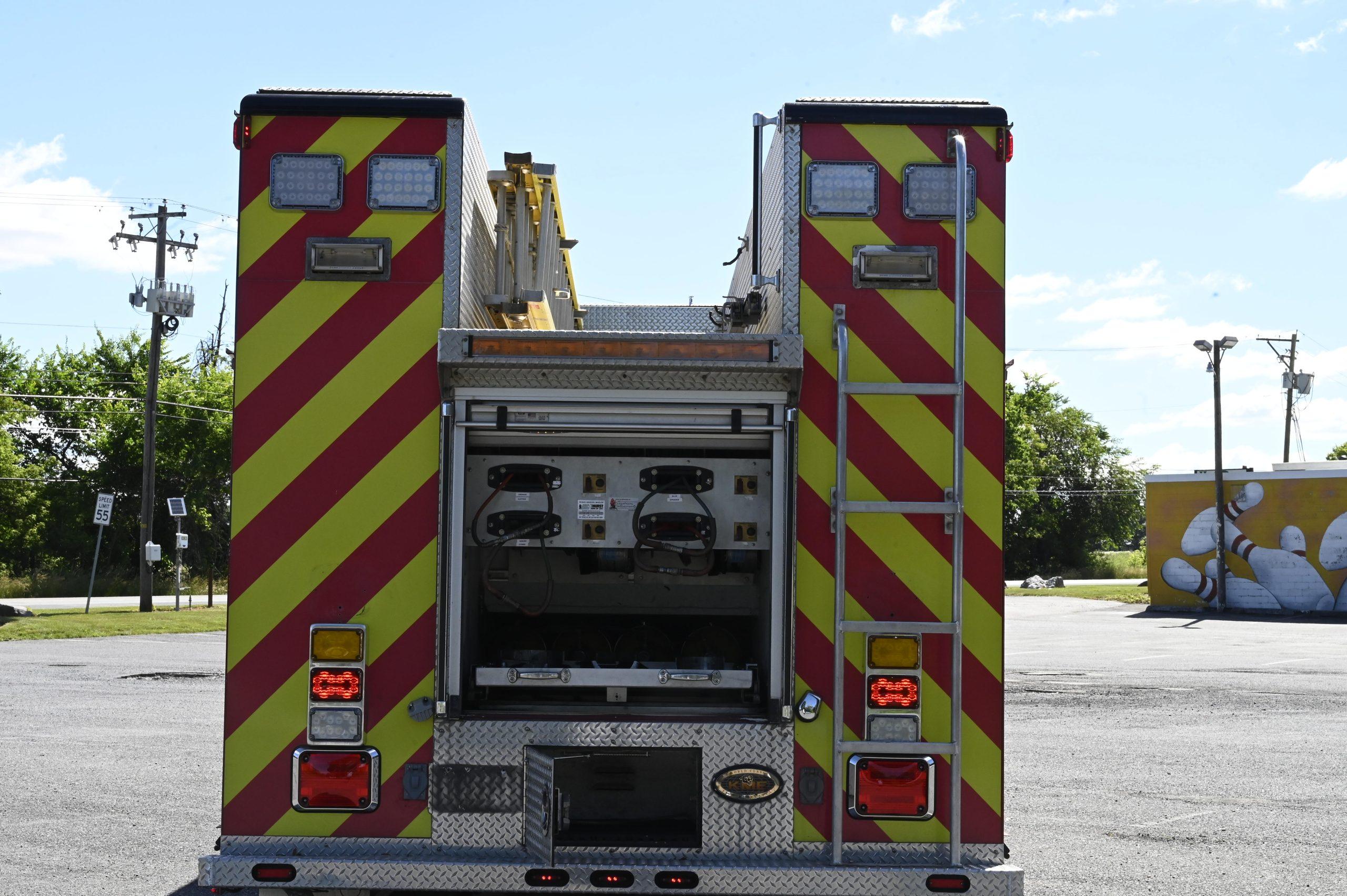 2002 KME Non Walk-In Heavy Rescue with Cascade - image 24