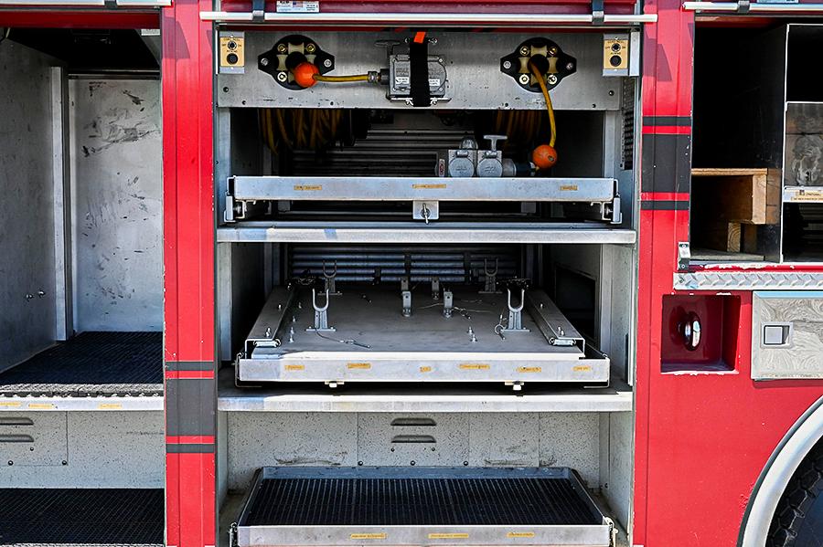 2002 KME Non Walk-In Heavy Rescue with Cascade - image 25