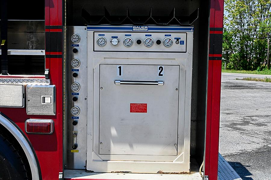 2002 KME Non Walk-In Heavy Rescue with Cascade - image 28