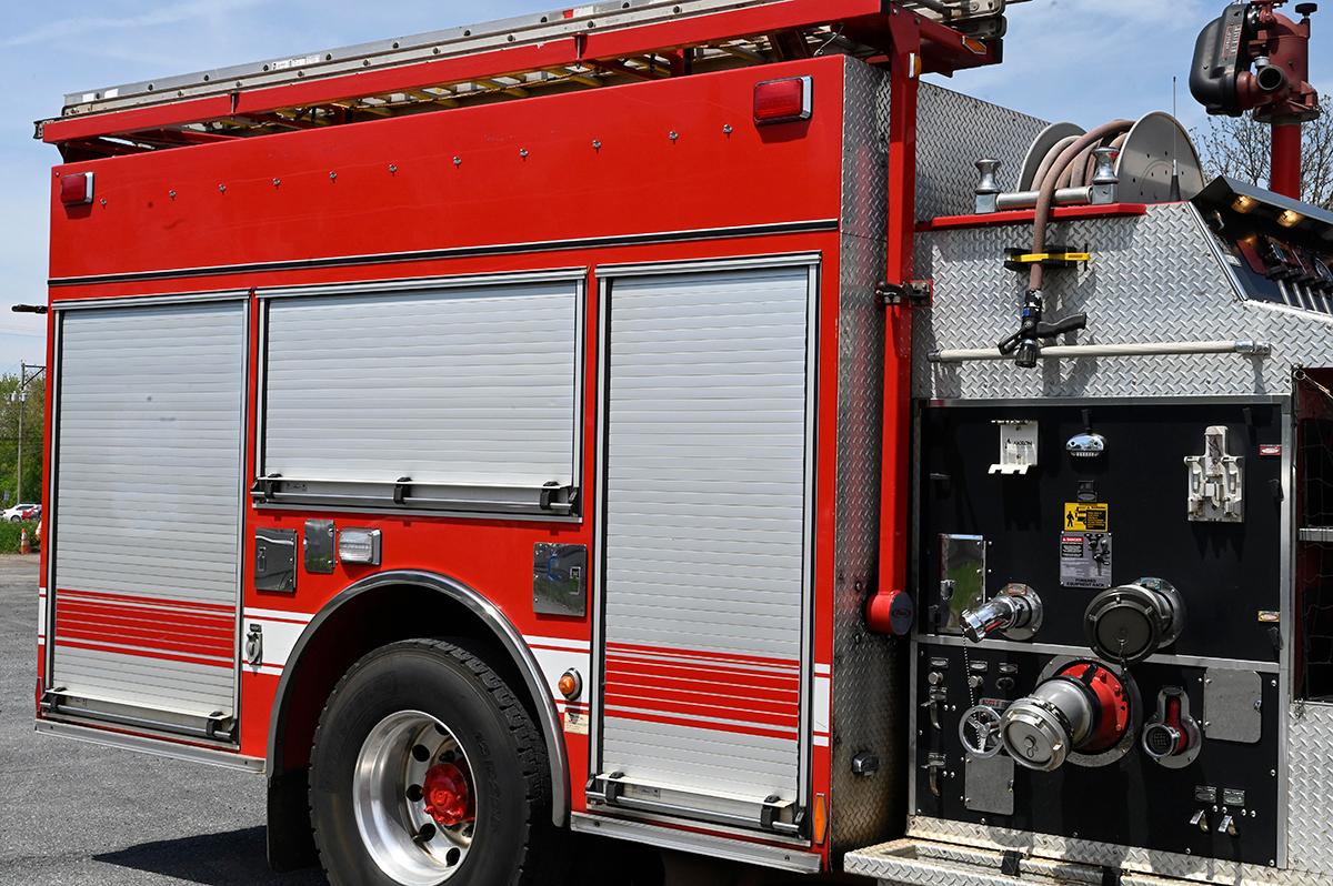2011 Pierce 1250/1000 Rural Pumper with rear dump - image 9