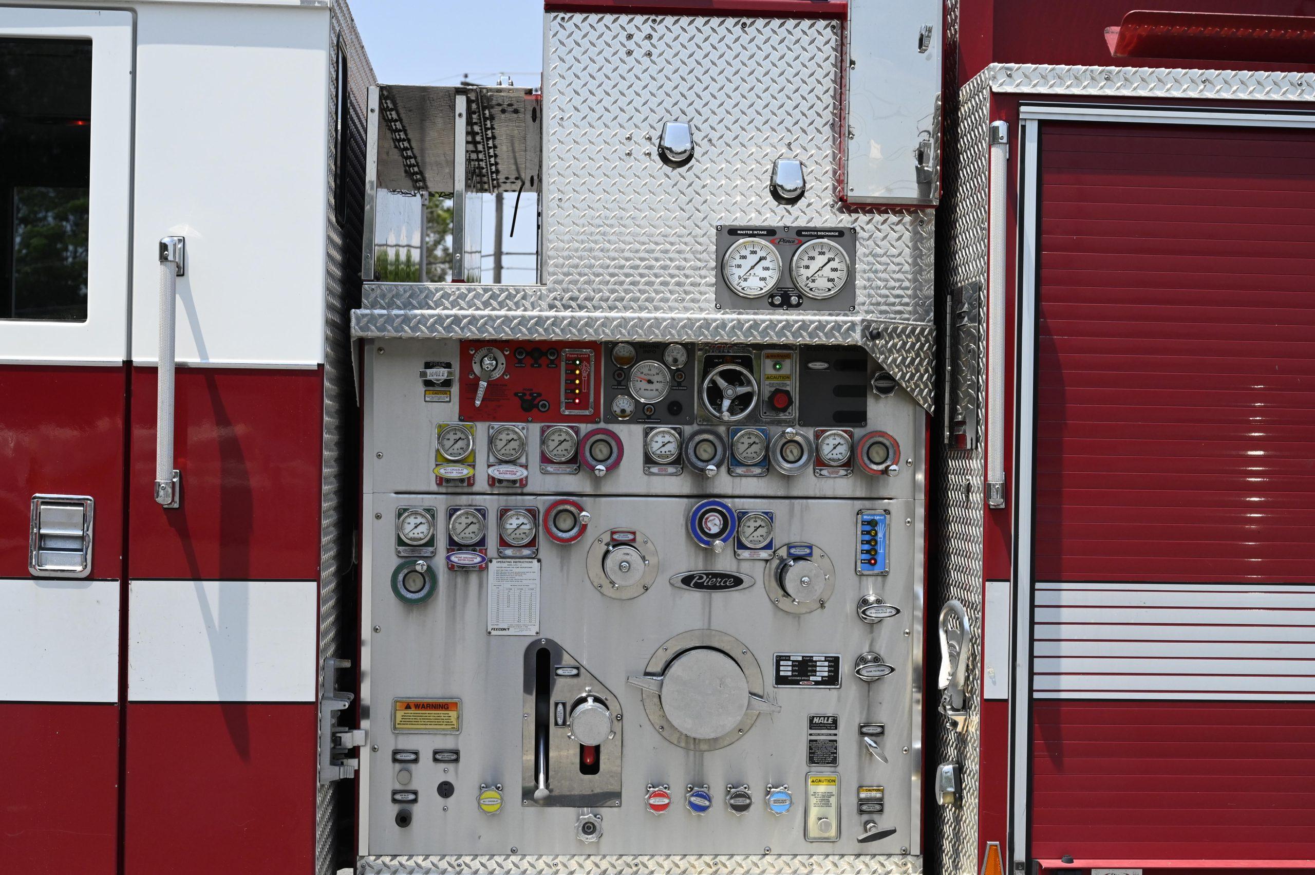 2004 Pierce Enforcer 1500/750 Rescue Pumper - image 13